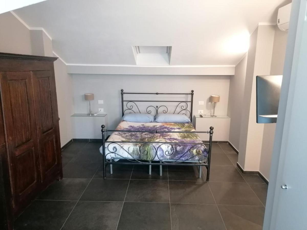 Collina Di Cloe Apartment Guarene ภายนอก รูปภาพ