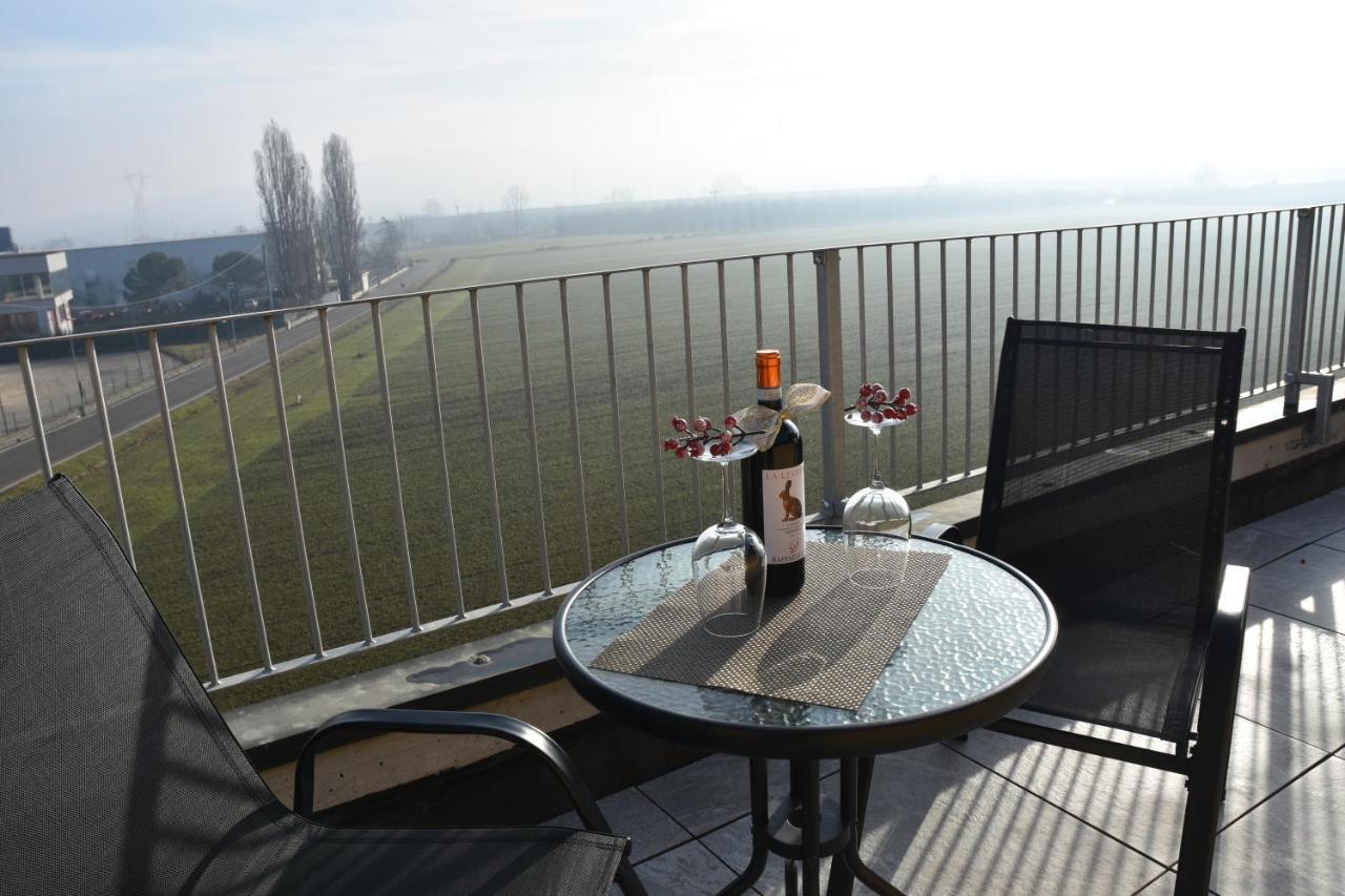 Collina Di Cloe Apartment Guarene ภายนอก รูปภาพ