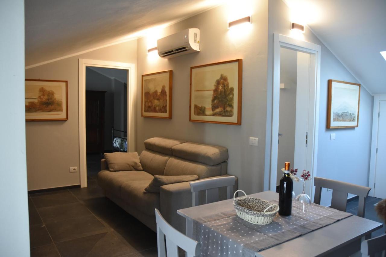 Collina Di Cloe Apartment Guarene ภายนอก รูปภาพ